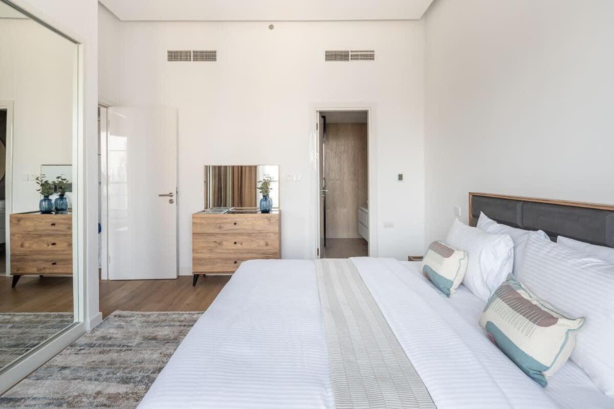 Frank Porter - Bay Tower 1 Apartamento