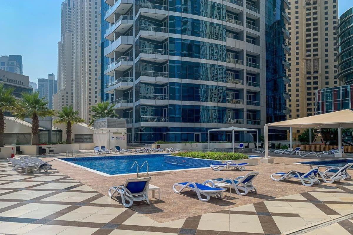 Frank Porter - Bay Tower 1 * Dubai