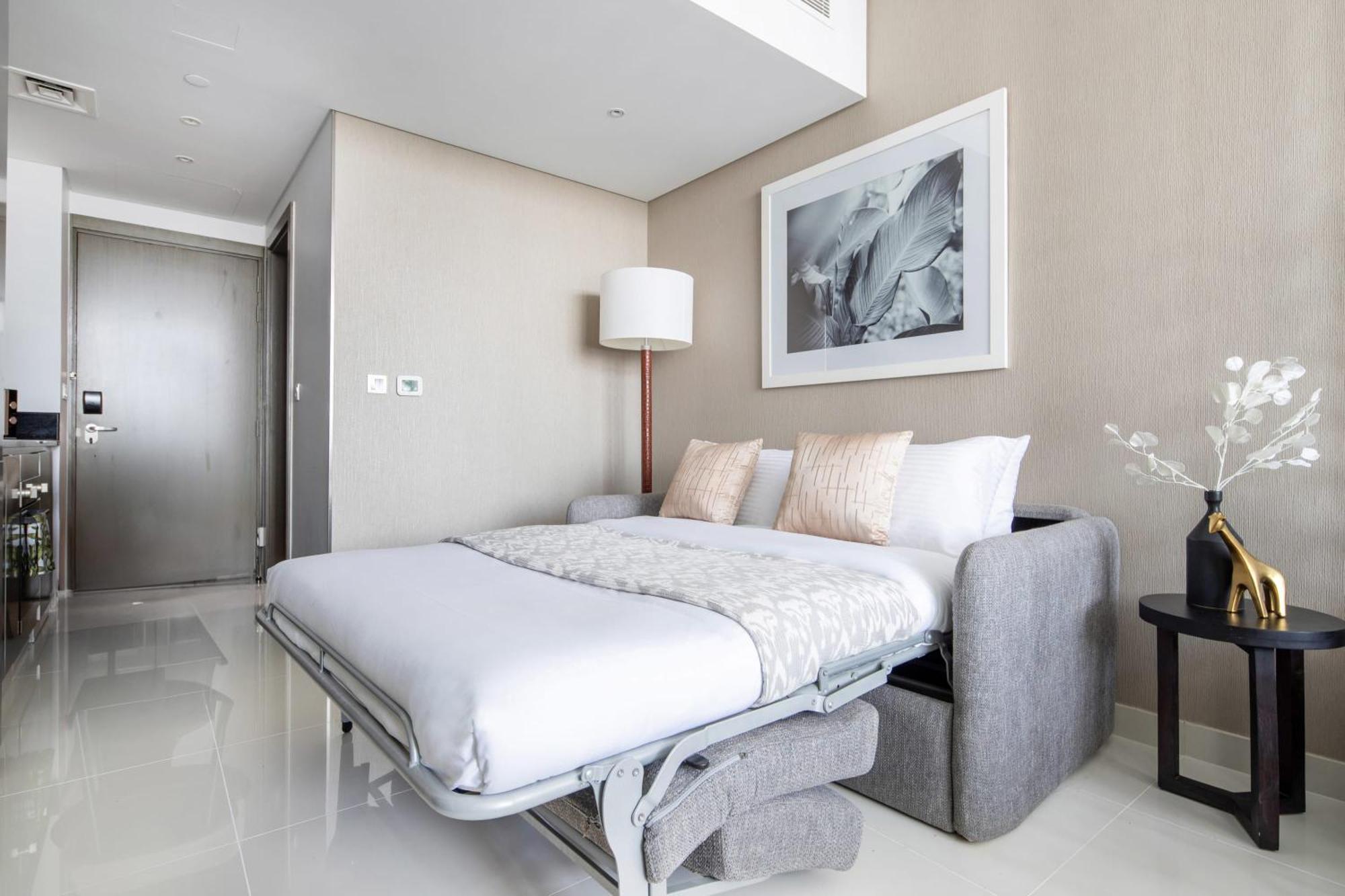 Frank Porter - Damac Prive B * Dubai