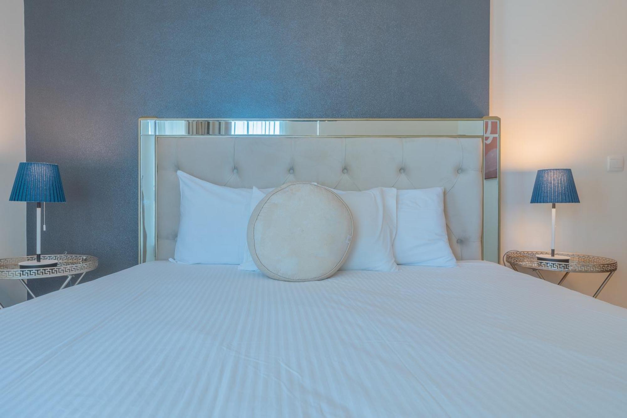 Bella Vista - 29 Boulevard Downtown - 2br - Partial Fountain View *