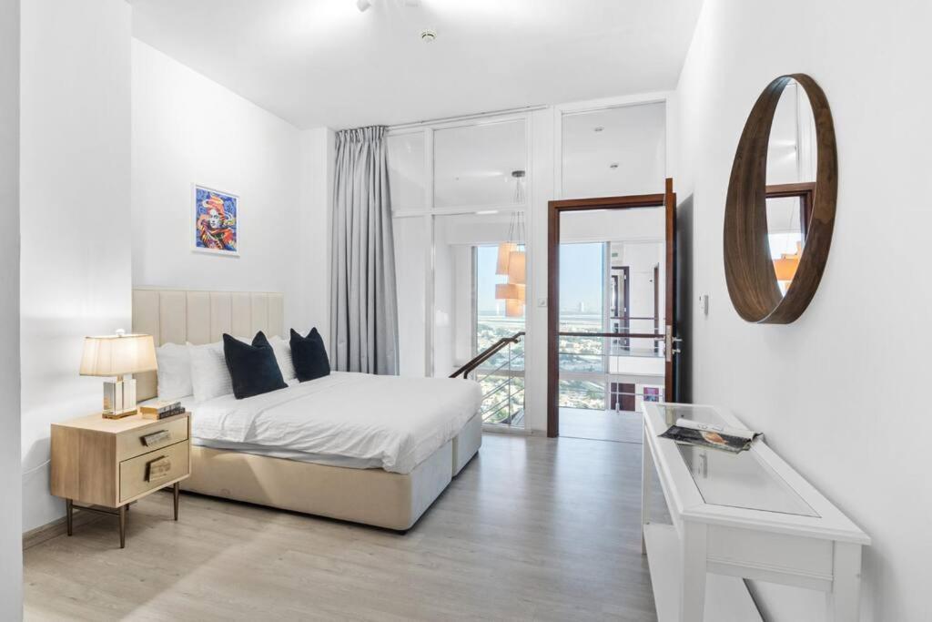 Appartamento First Class 2br With Magical Duplex In Park Dubai