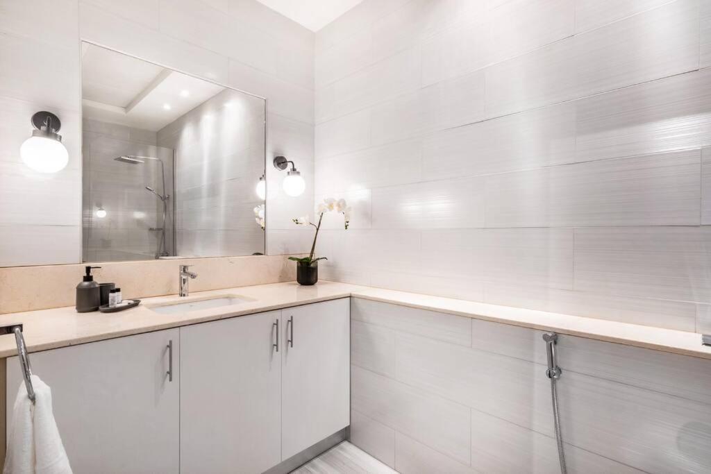 First Class 2br With Magical Duplex In Park Appartamento Dubai