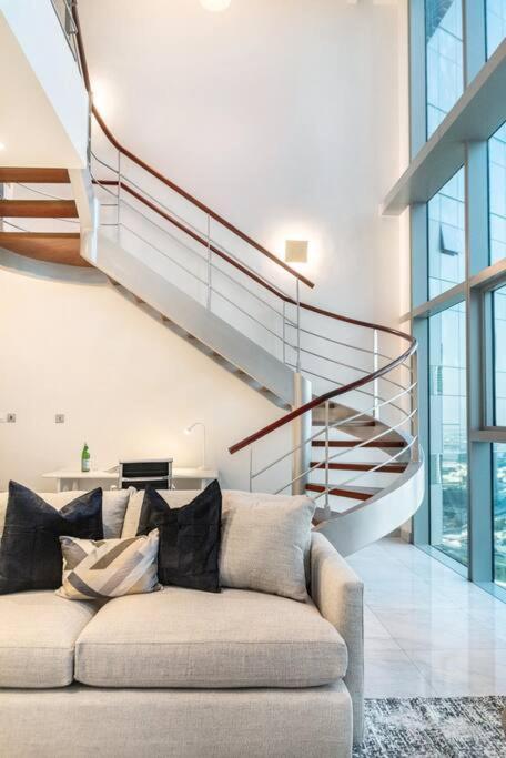 Appartamento First Class 2br With Magical Duplex In Park Dubai