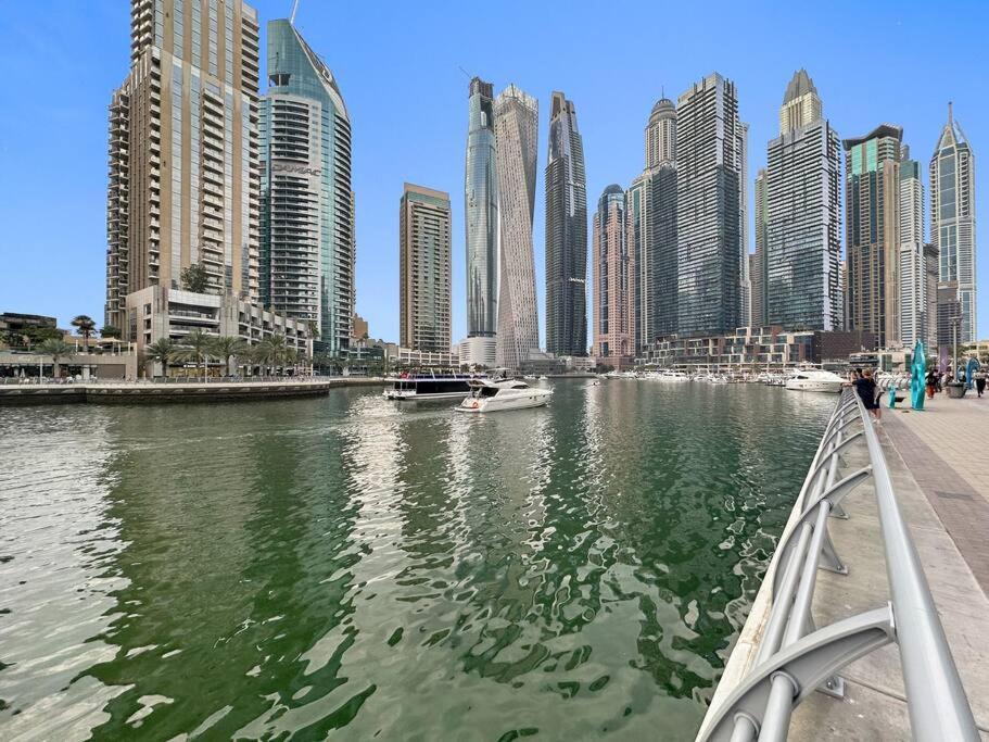 First Class 2br Modern And Stylish Apartamento Dubai