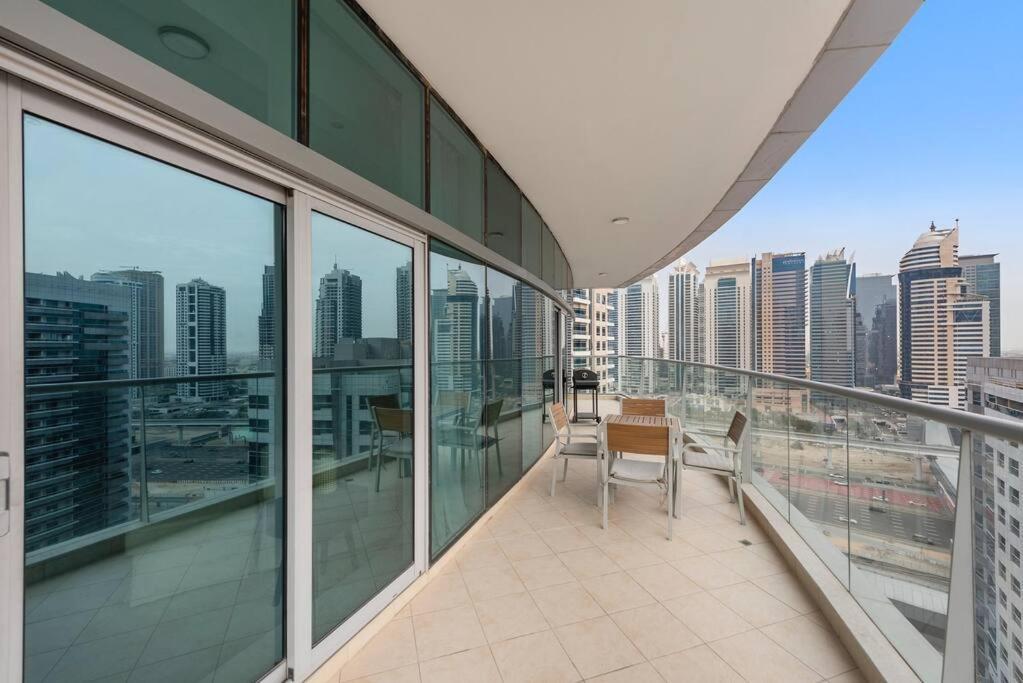 First Class 2br Modern And Stylish Apartamento Dubai