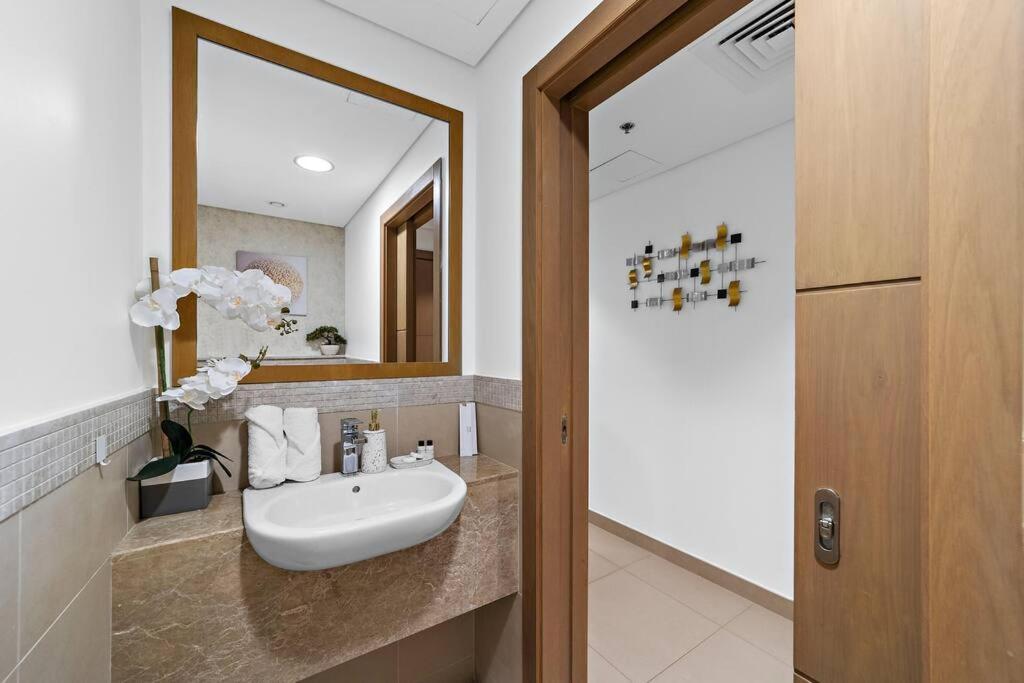 First Class 1br Stylish And Luxurious Apartment Dubai