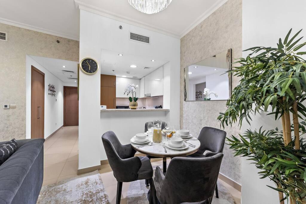 Apartment First Class 1br Stylish And Luxurious