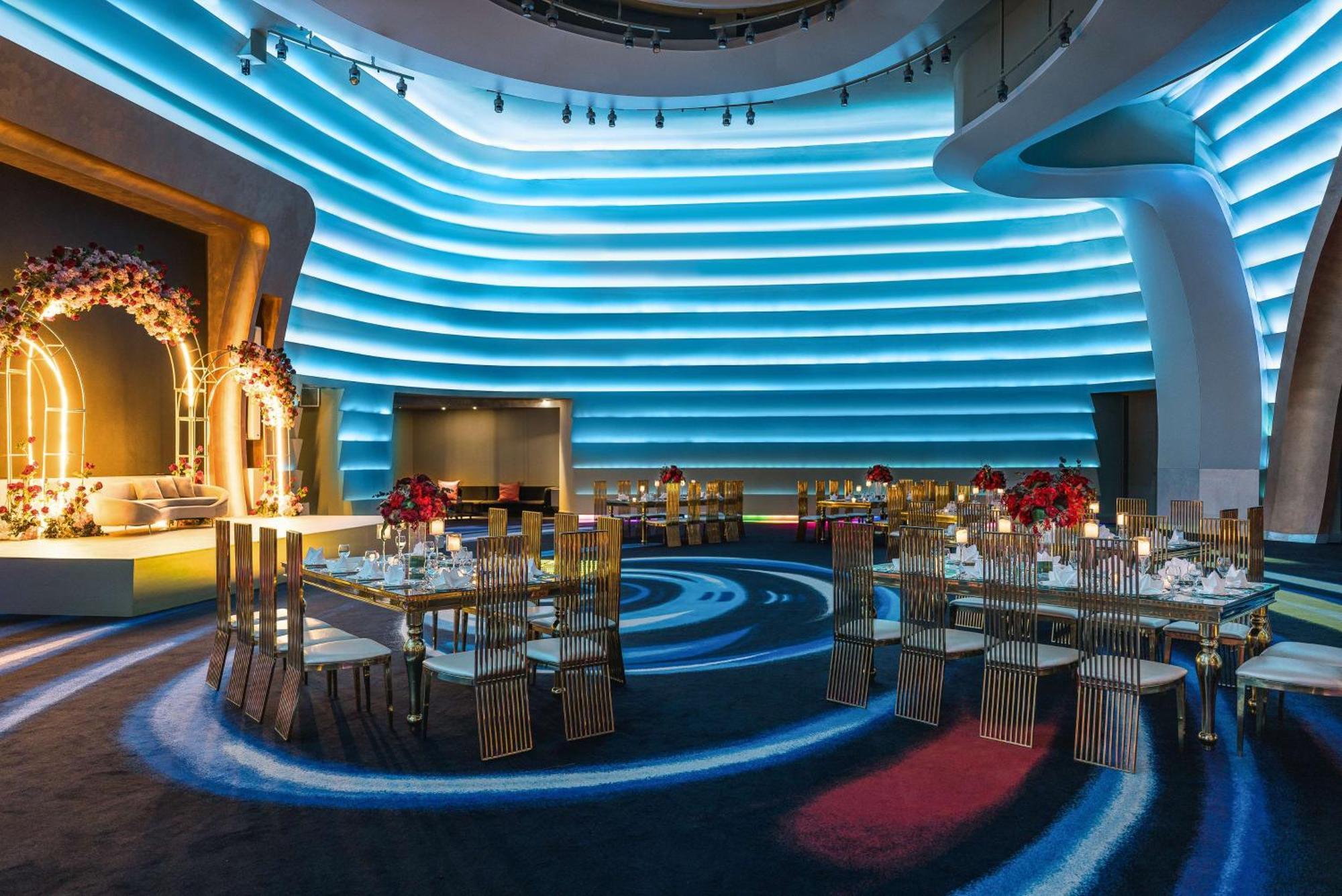 V Dubai, Curio Collection By Hilton Hotel 5*