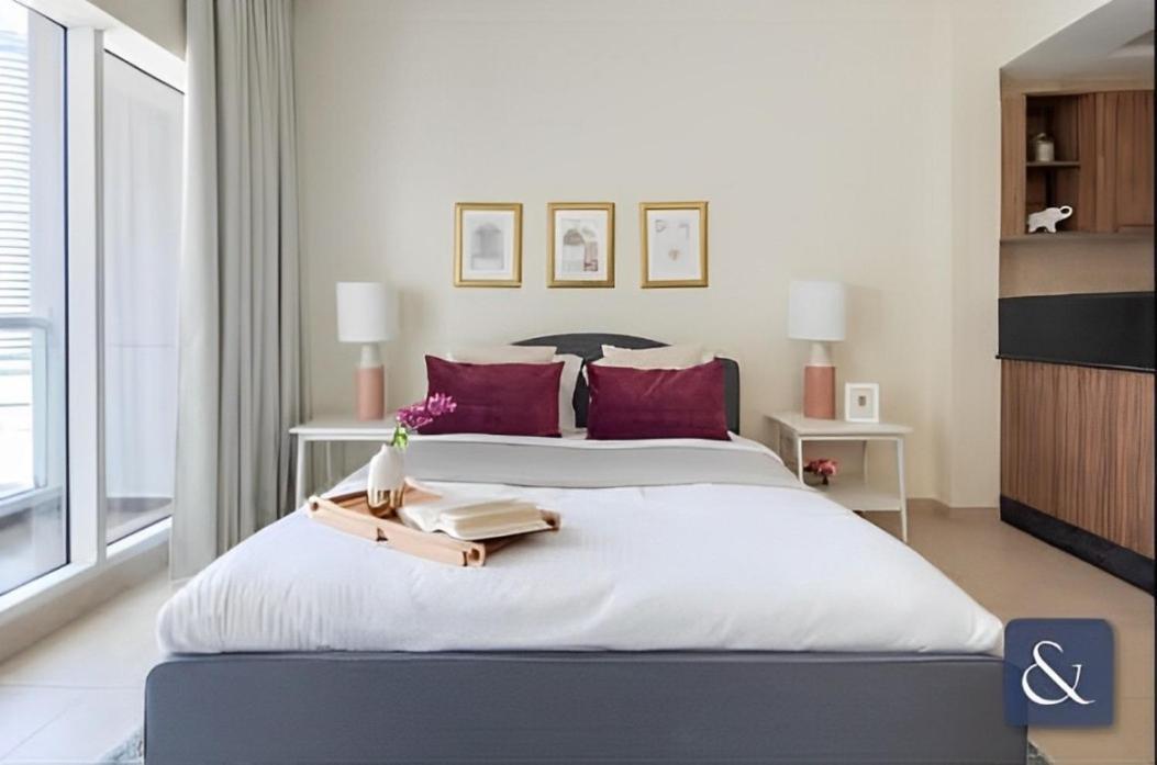Burj Al Nujoom Downtown, Mall, Fountain Views & Burj Khalifa Apartemen