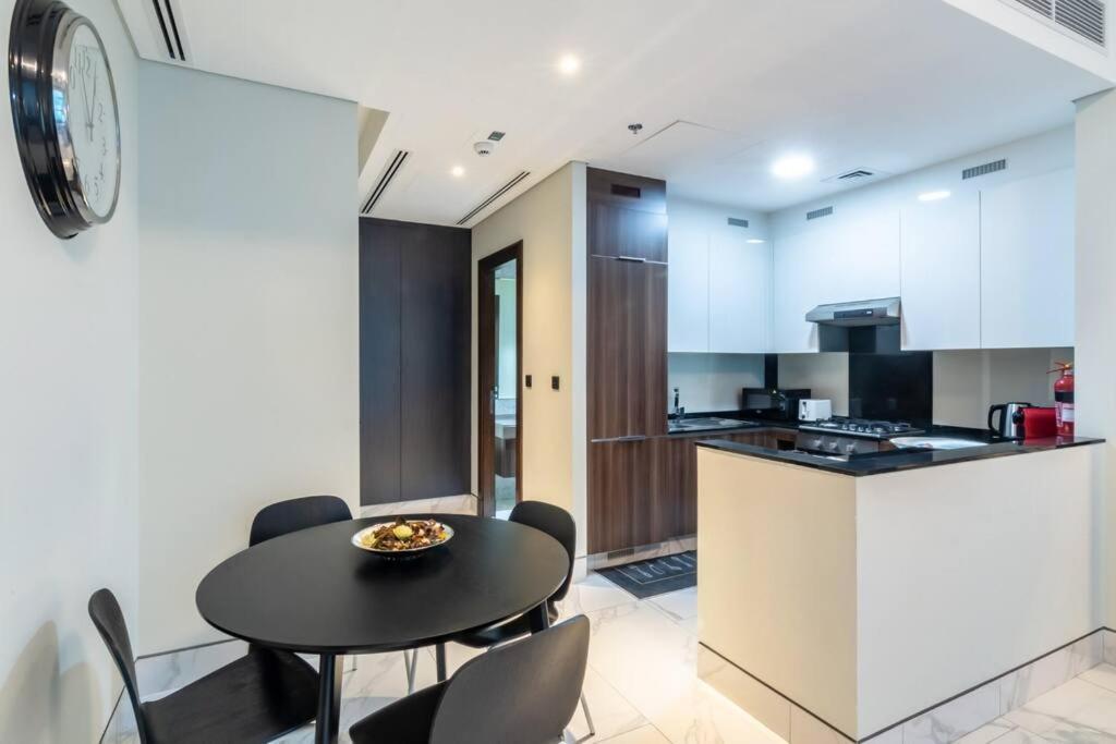 Apartamento Jone Brand-new Aptm Near Mall & Burj Khalifa Dubái
