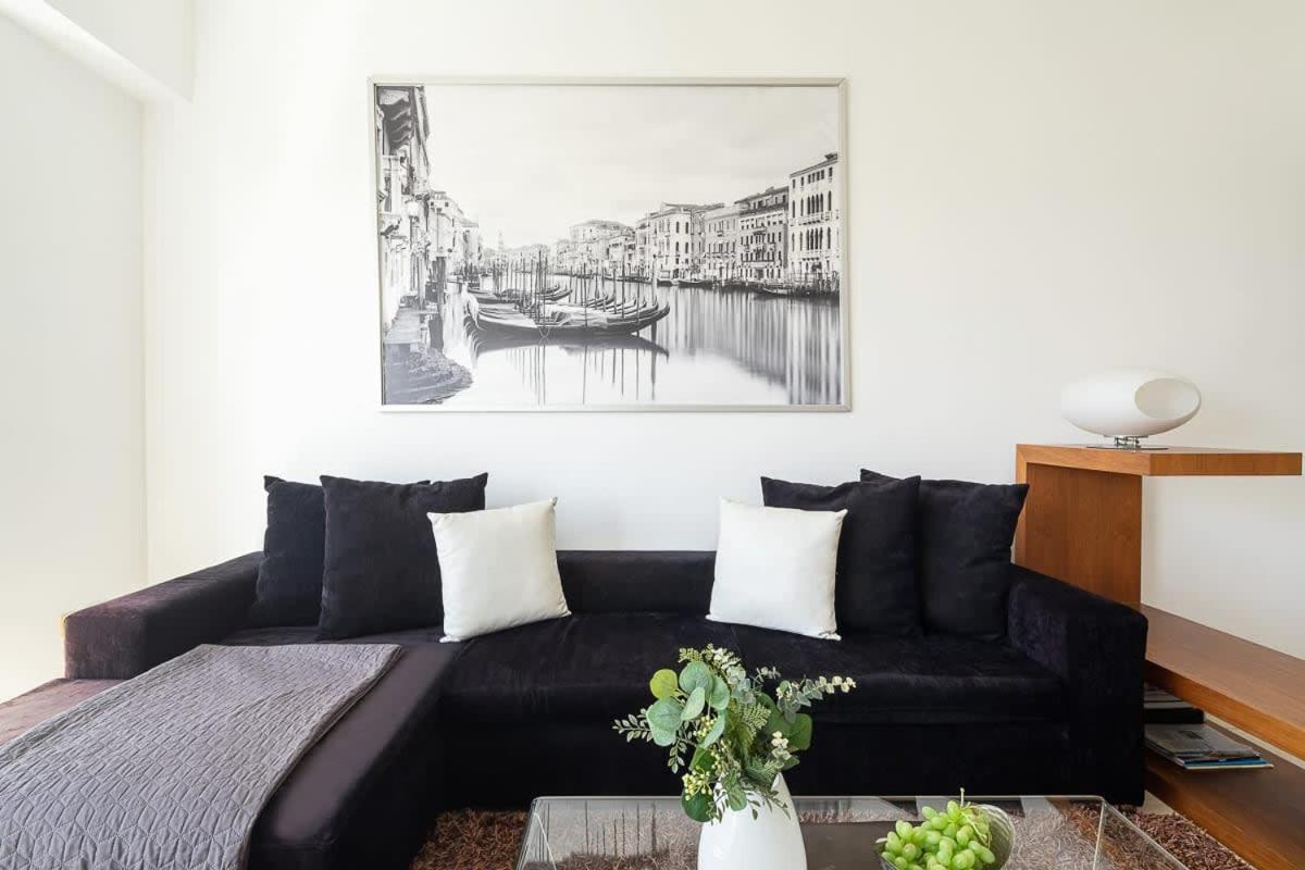 Frank Porter - Mag214 Apartment Dubai