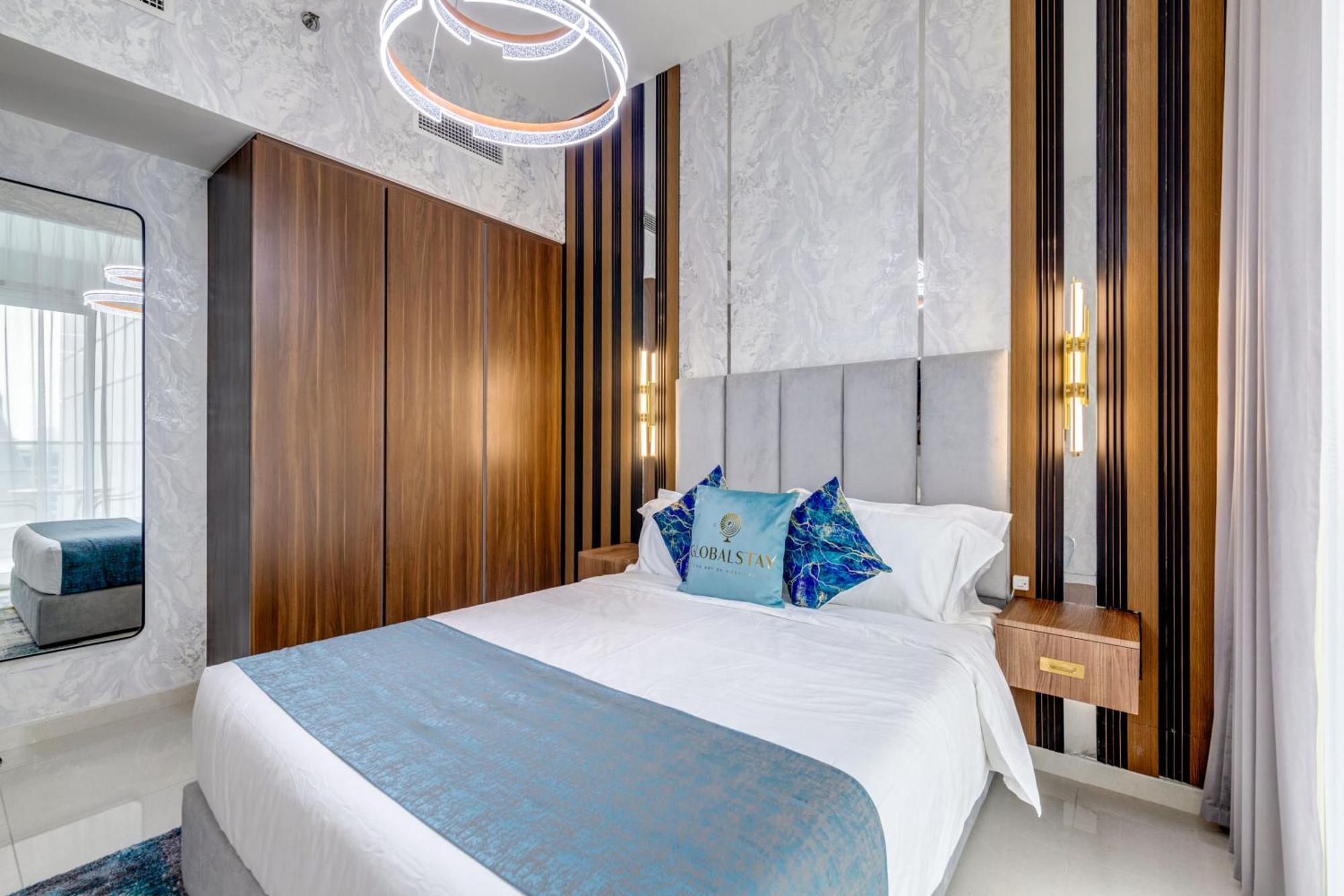 Appartamento Globalstay. Luxury Near The Canal Dubai