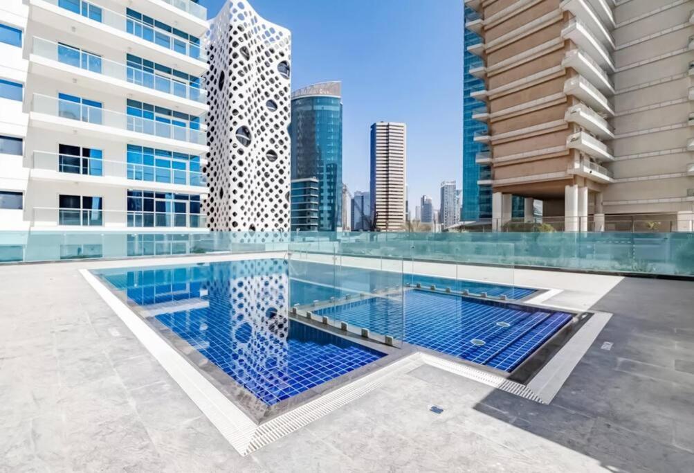 Apartamento Specious Pool View One Bed
