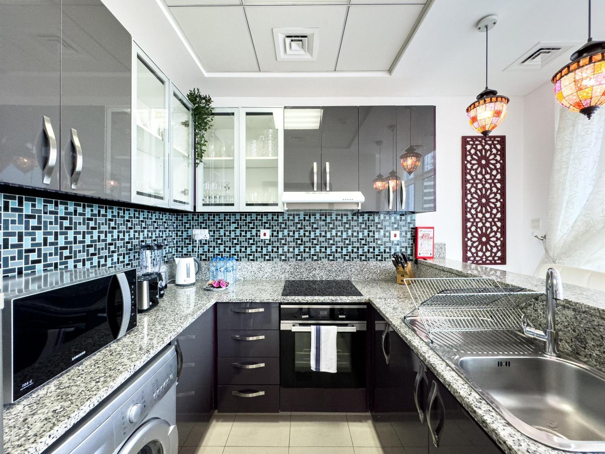 Marina & Palm View - High Floor 2br Near Jbr *