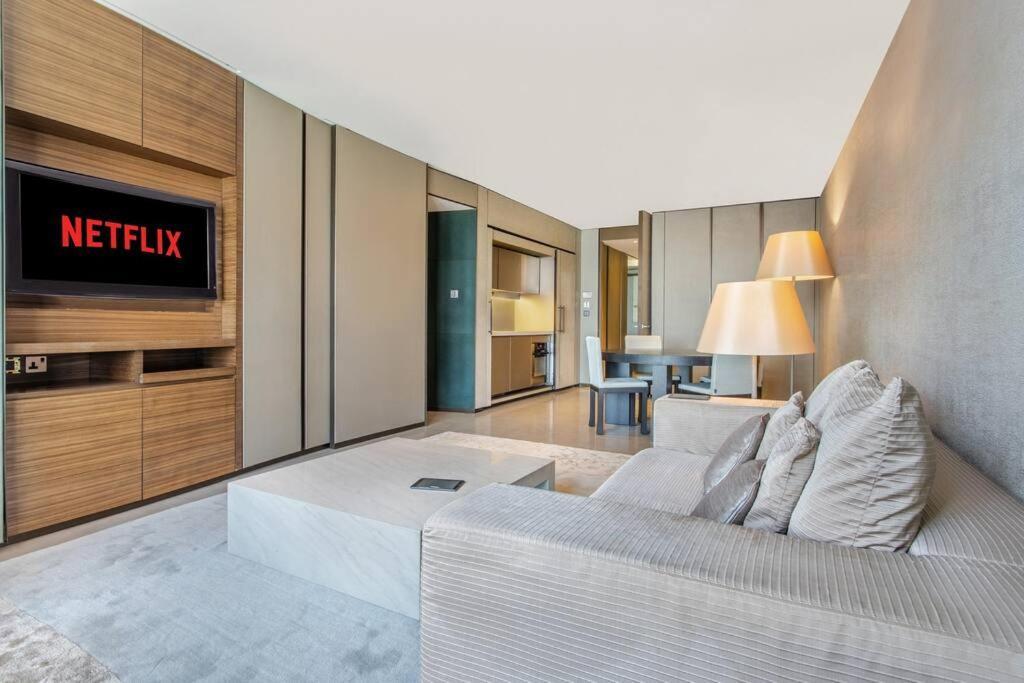 Burj Khalifa, Armani Apartamento Dubái