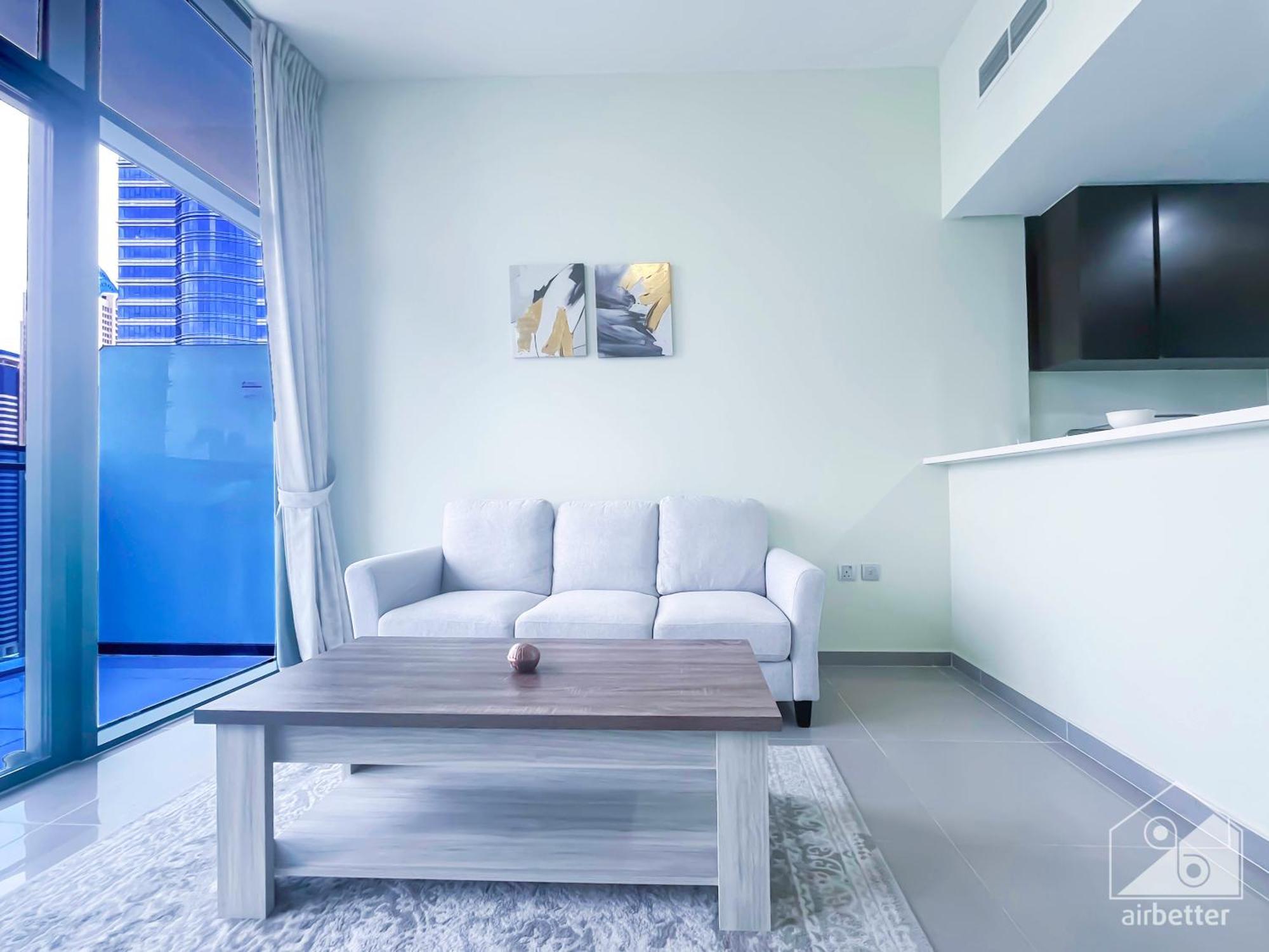 Comfy 1bedroom With Balcony In * Dubaï