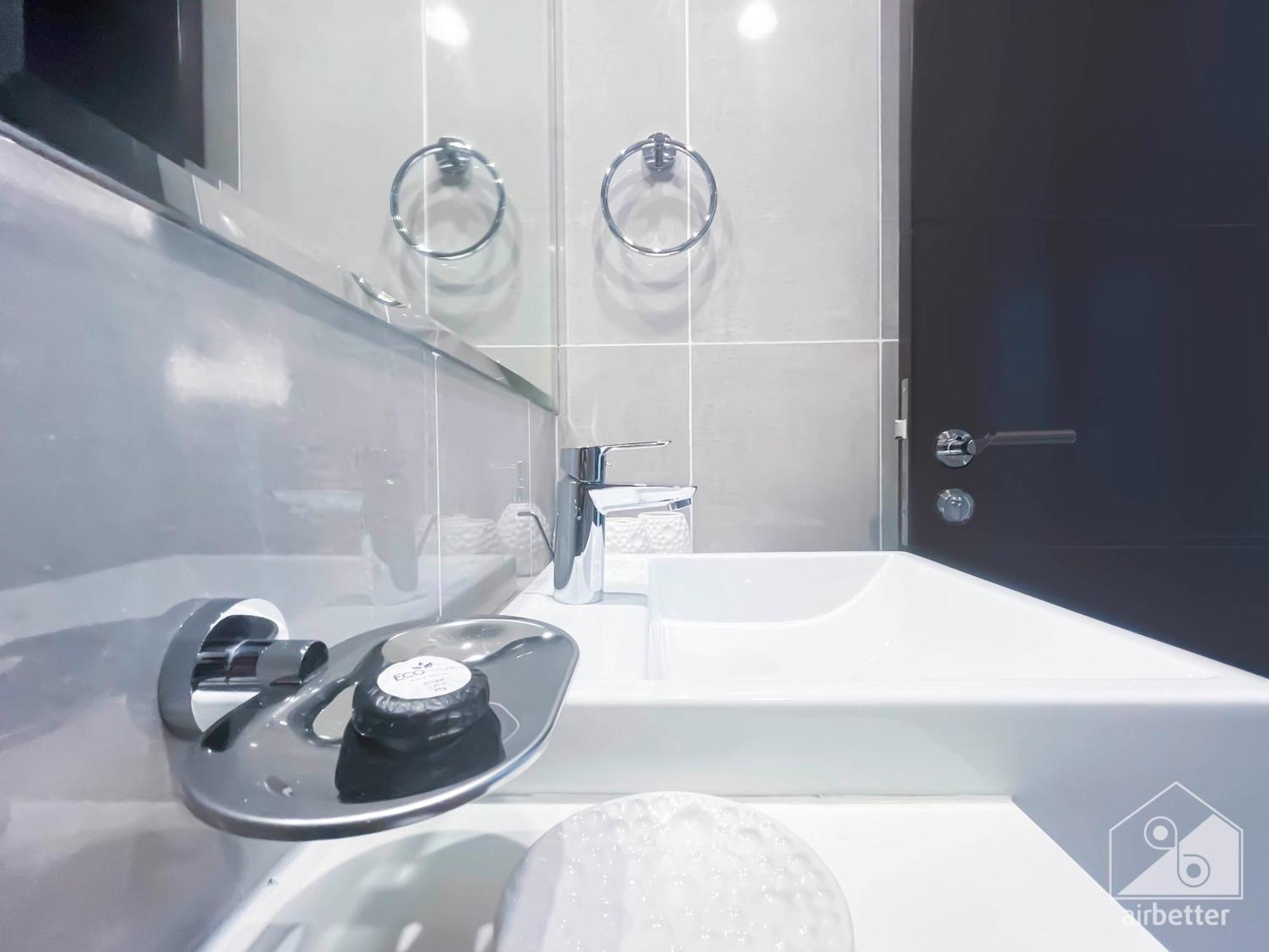 Comfy 1bedroom With Balcony In Appartement Dubaï