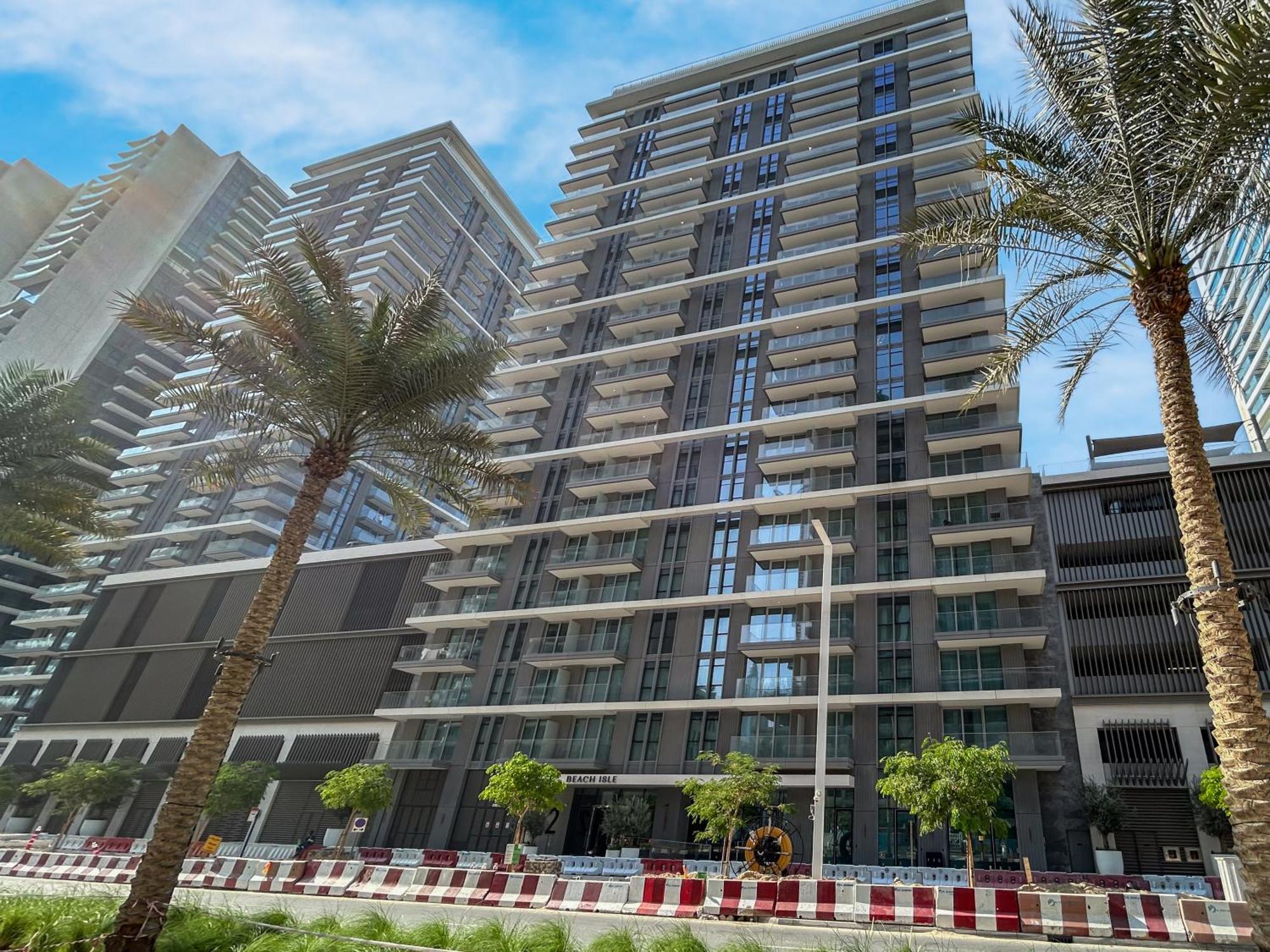 Elegant With Direct Access Dubaï