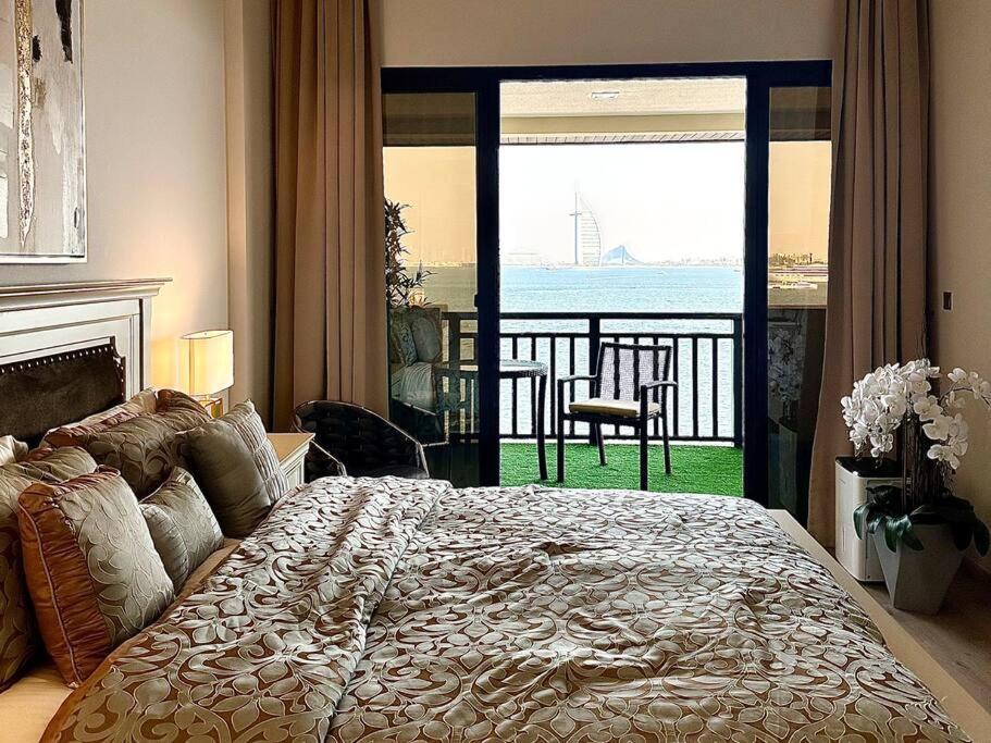 Palm Apt. With Burj Al Arab View Dubái