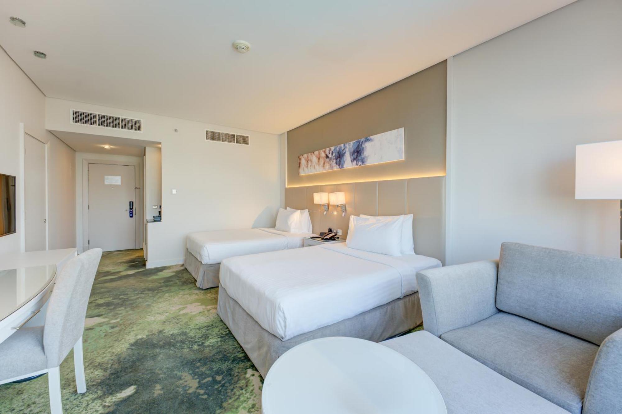 Hotel Millennium Lakeview Formerly Copthorne Lakeview Dubai