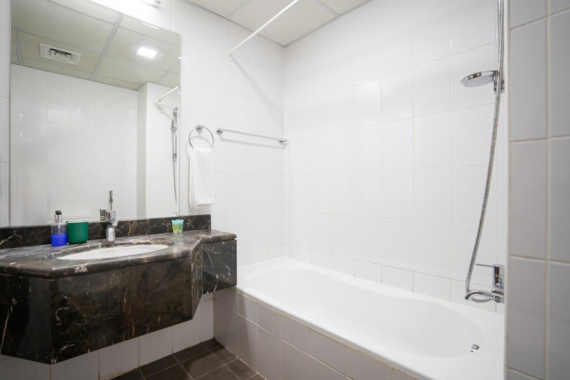 Rh- Perfect Downtown Getaway For Couple, Near Mall * Dubai