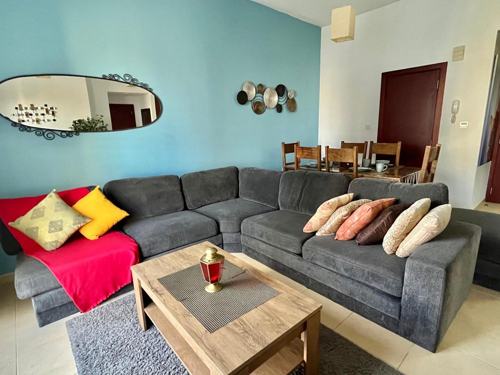 Amazing 1bdr In Jbr- Beach Access And Lake View *