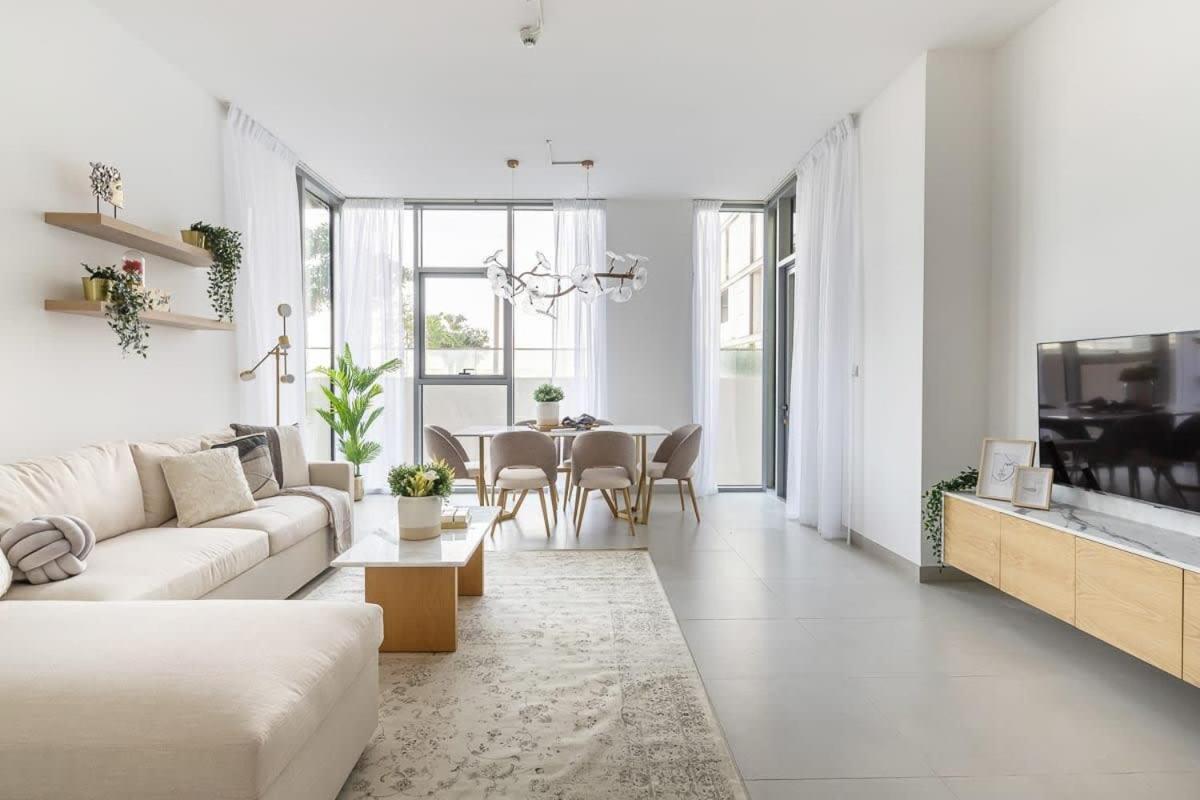Frank Porter - Pulse C2 Apartment