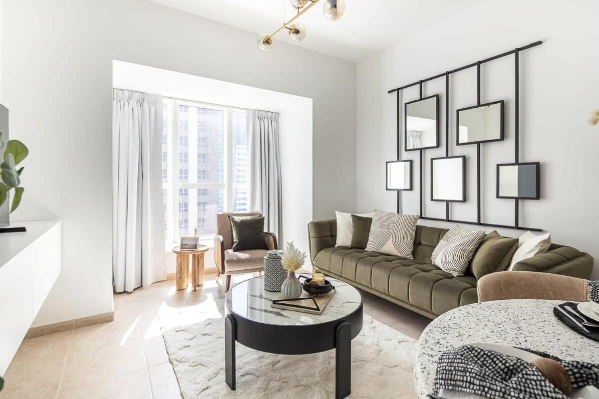 Frank Porter - Elite Apartment