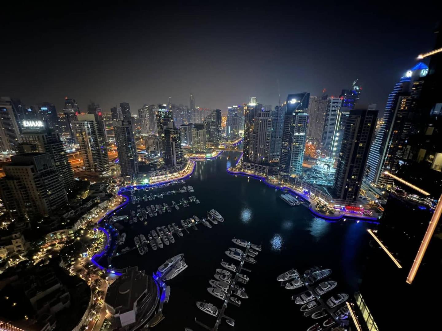 Luxurious 3brmaid With Stunning Marina Views Appartement Dubaï