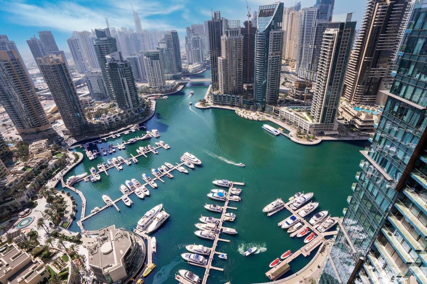Luxurious 3brmaid With Stunning Marina Views Appartement Dubaï