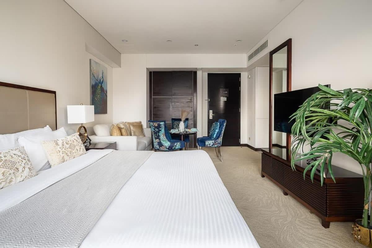 Frank Porter - Emaar Residences Marina *