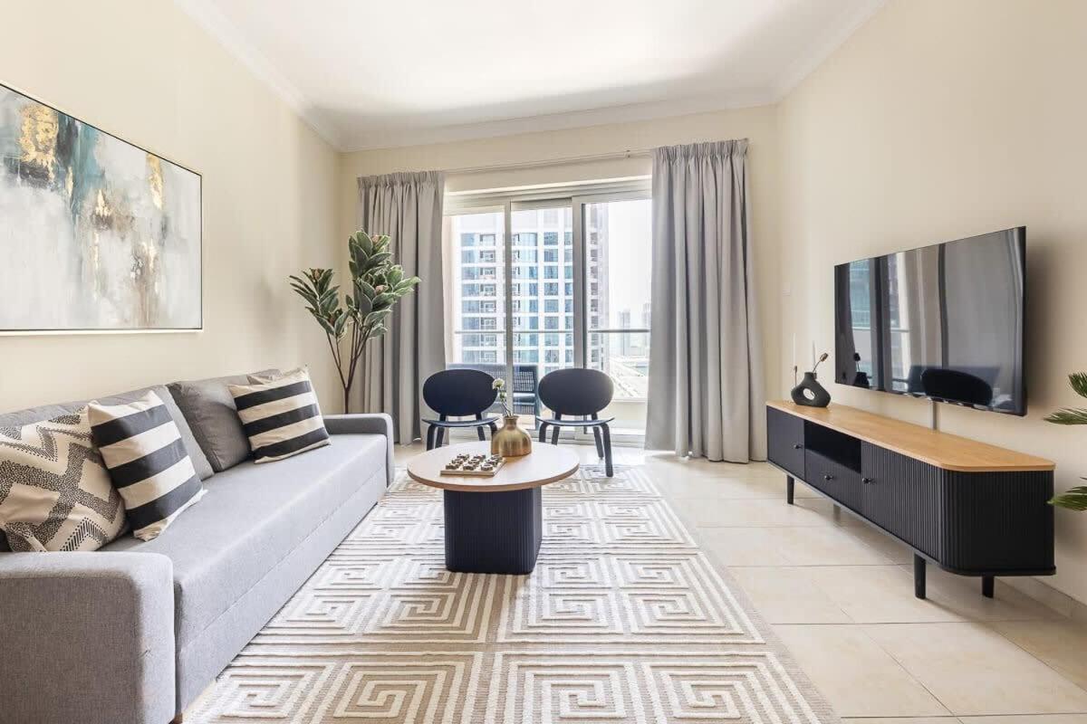 Frank Porter - Marina Heights 1 *