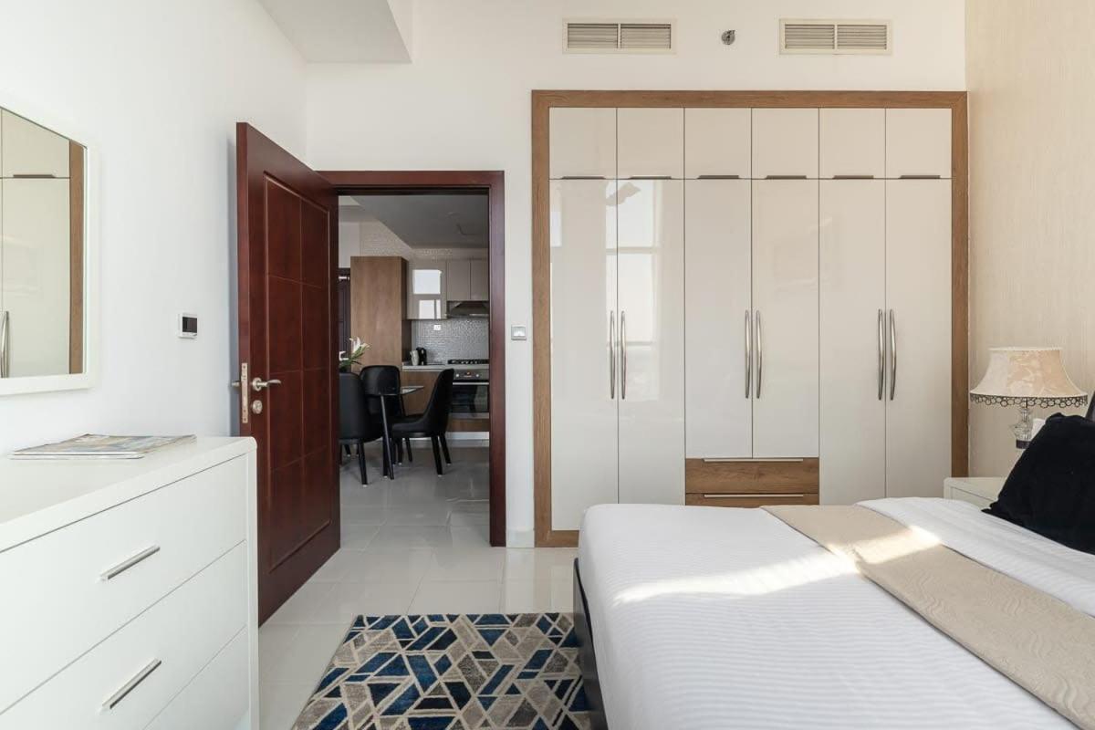 Frank Porter - Starz By Danube Appartement Dubaï