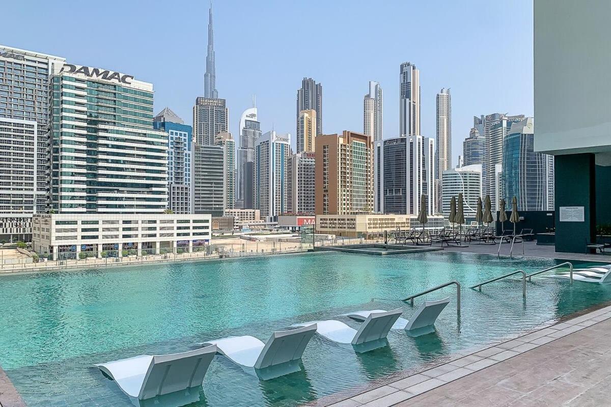 Frank Porter - 15 Northside * Dubaï