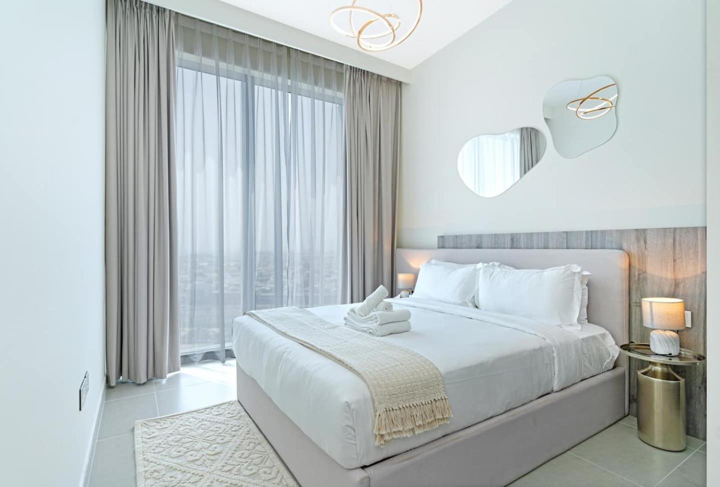 Downtown Flat Burj Khalifaoperametro-sleeps 3! Dubai
