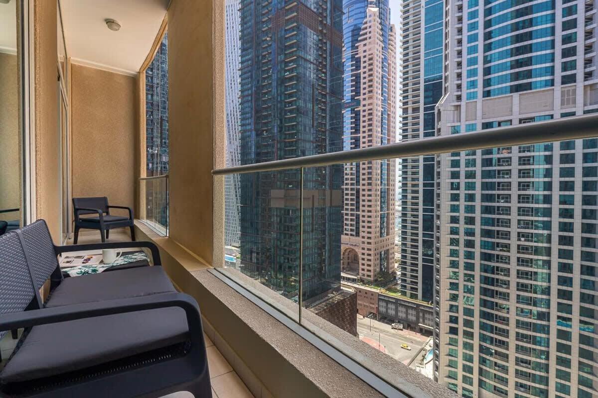 Frank Porter - Marina Heights 1 Apartment *