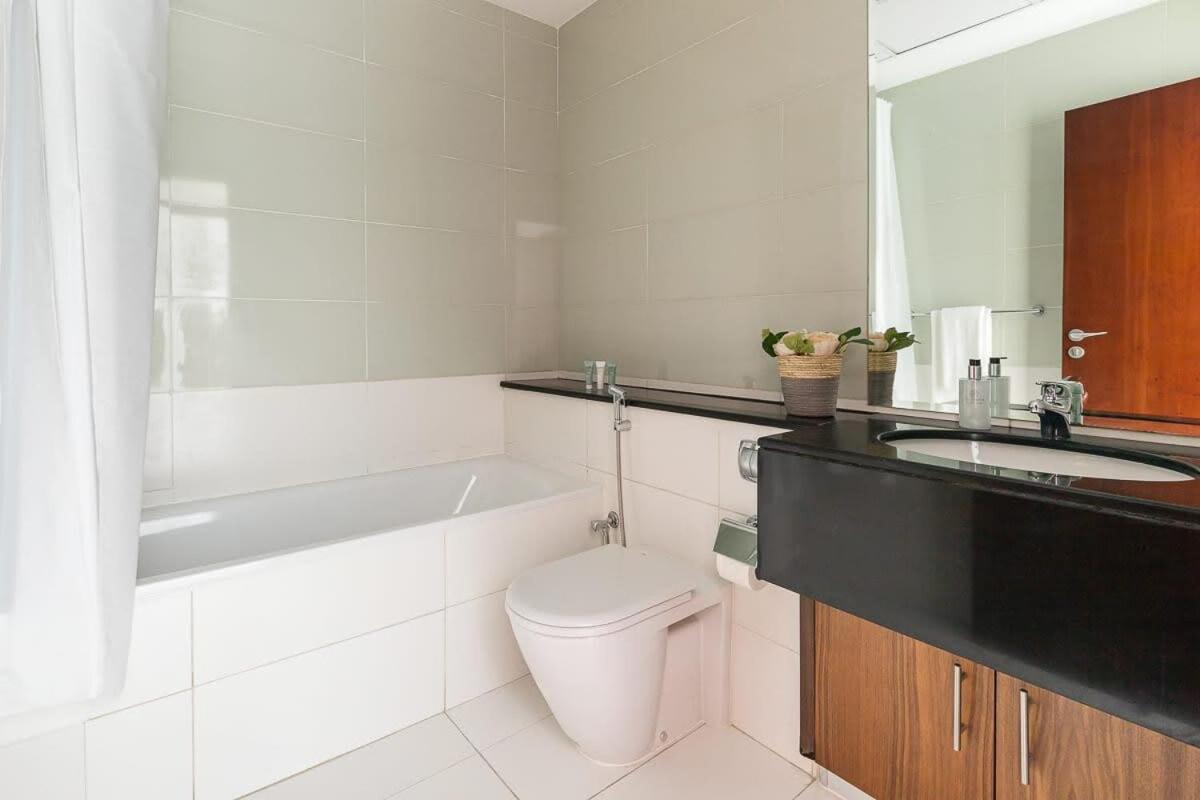 Frank Porter - Marina Heights 1 *
