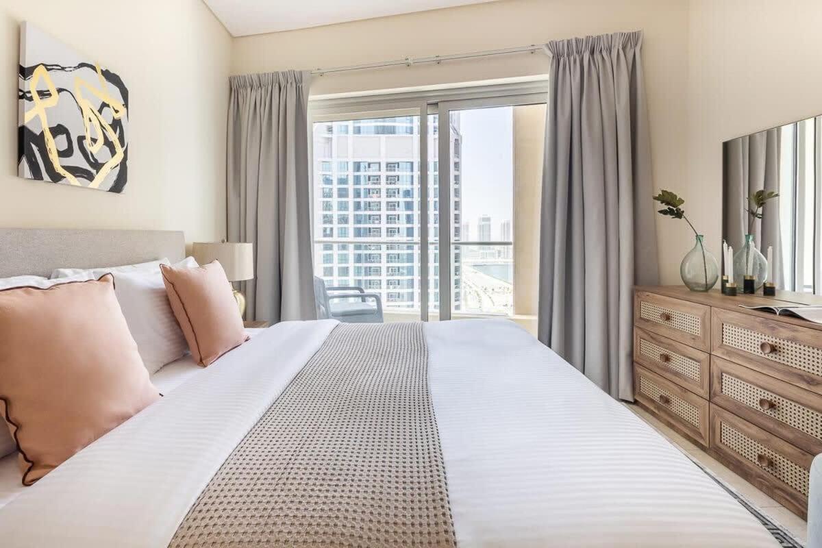 Frank Porter - Marina Heights 1 Dubai
