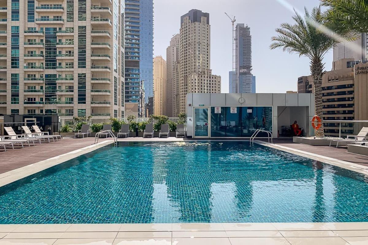 Frank Porter - Botanica Tower 1 Dubai