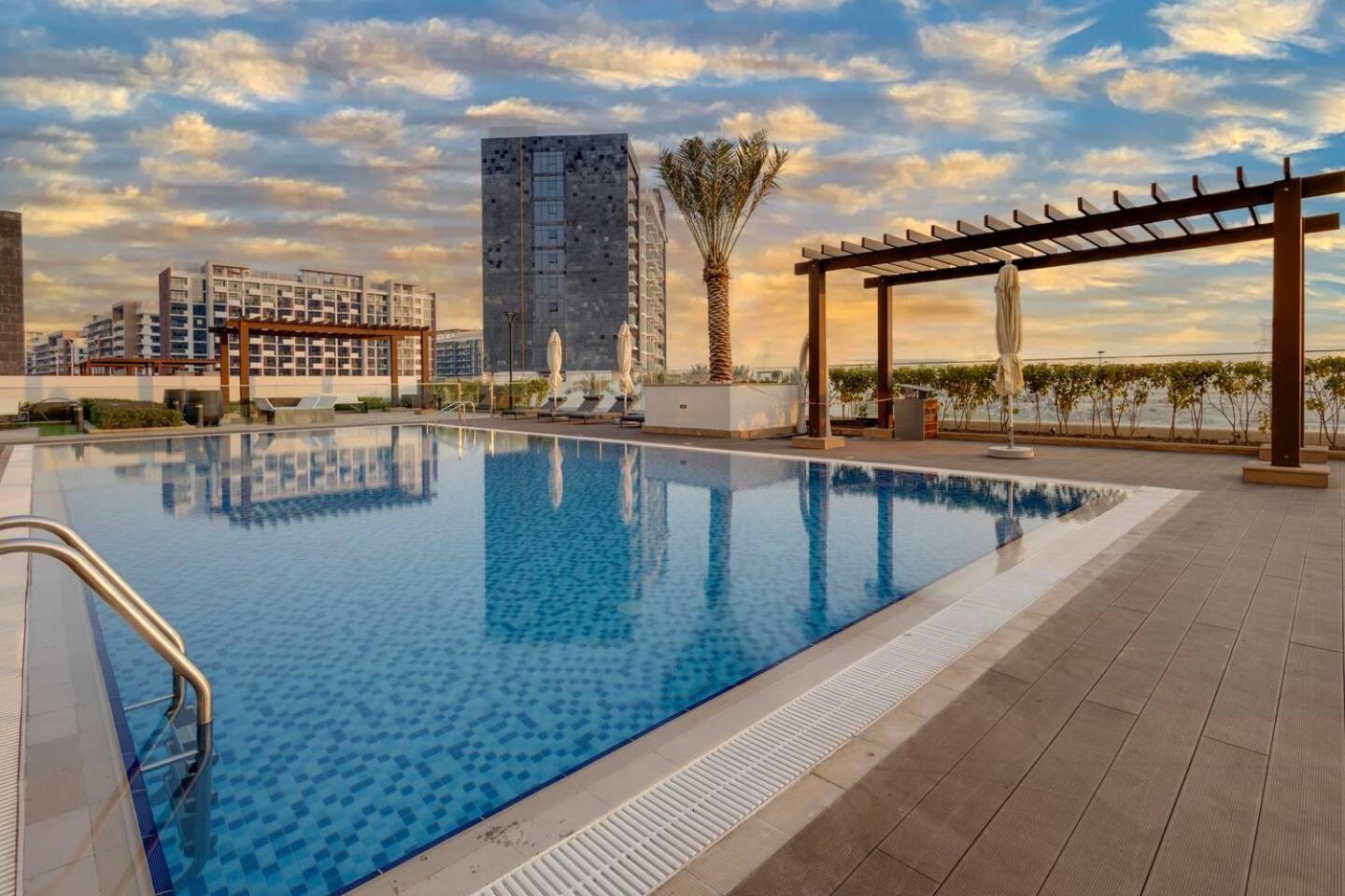 Elegant 2-br Gem Quick Access Downtown Apartamento