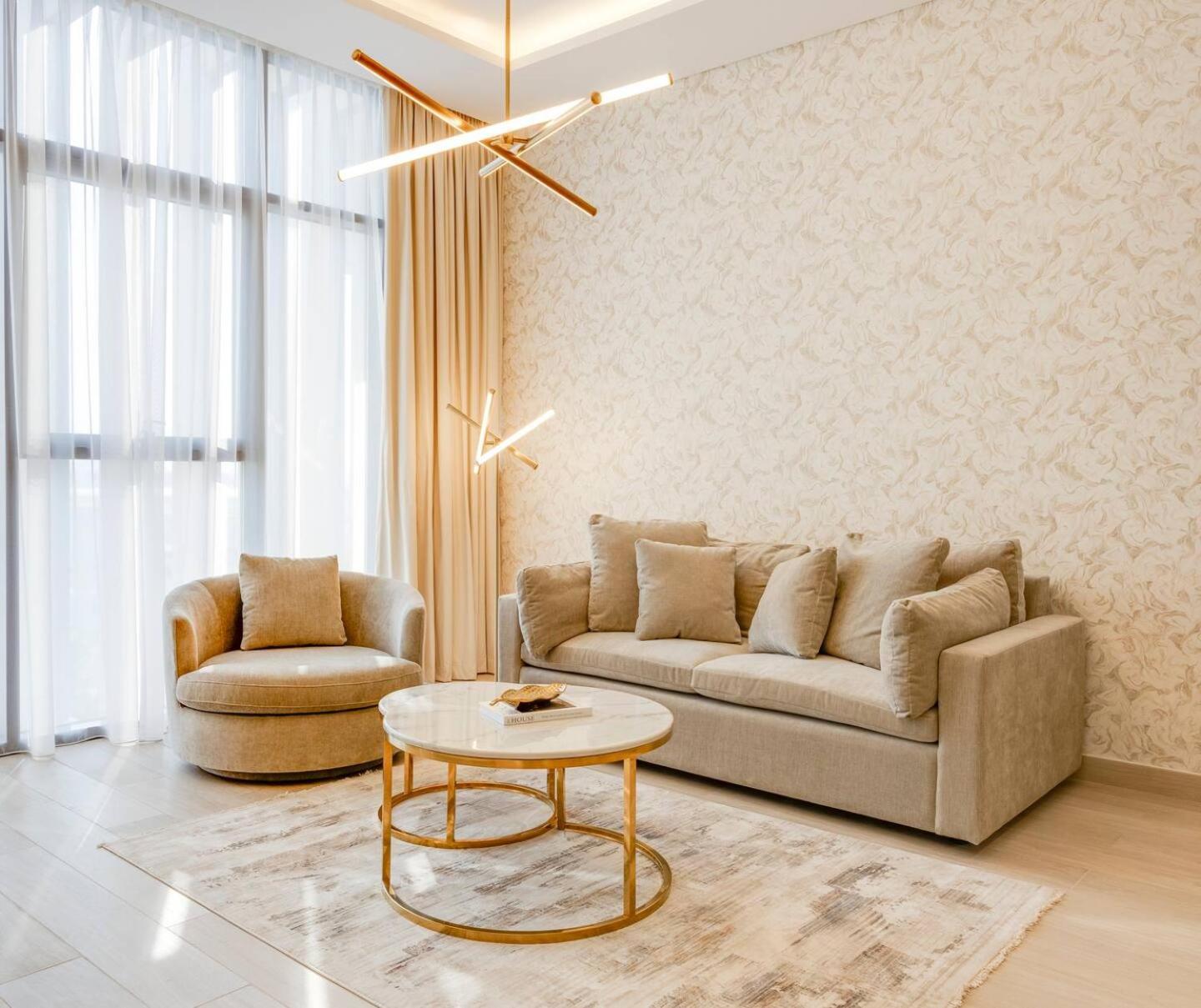 Elegant 2-br Gem Quick Access Downtown *