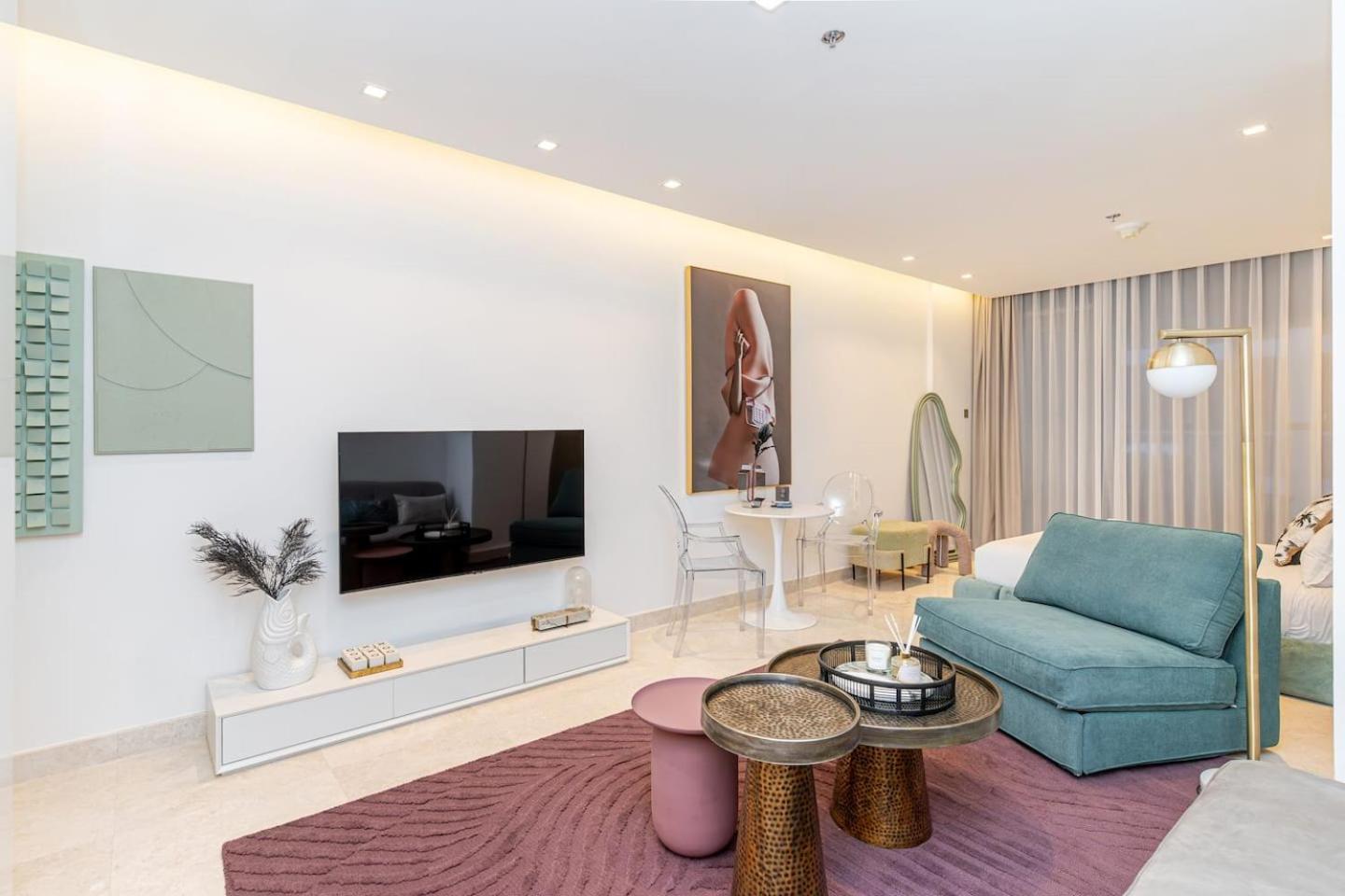 Luxury Studio! Walk To Burj Khalifa Sleeps 3! Dubaï