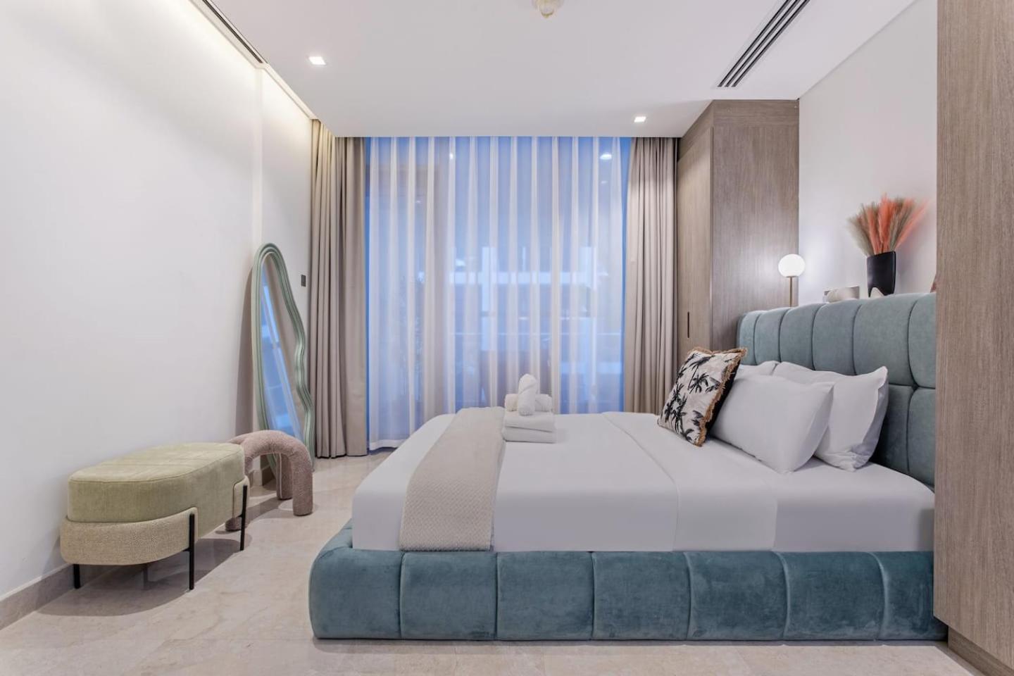 Luxury Studio! Walk To Burj Khalifa Sleeps 3! Appartement Dubaï