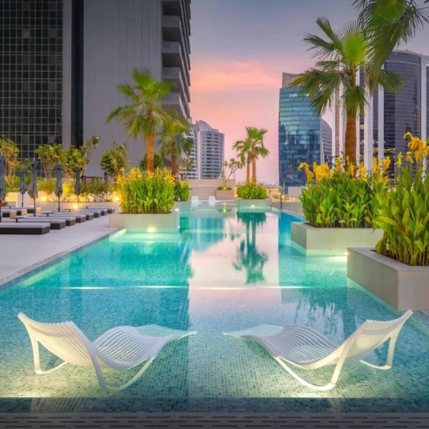 Luxury Studio! Walk To Burj Khalifa Sleeps 3! Dubaï