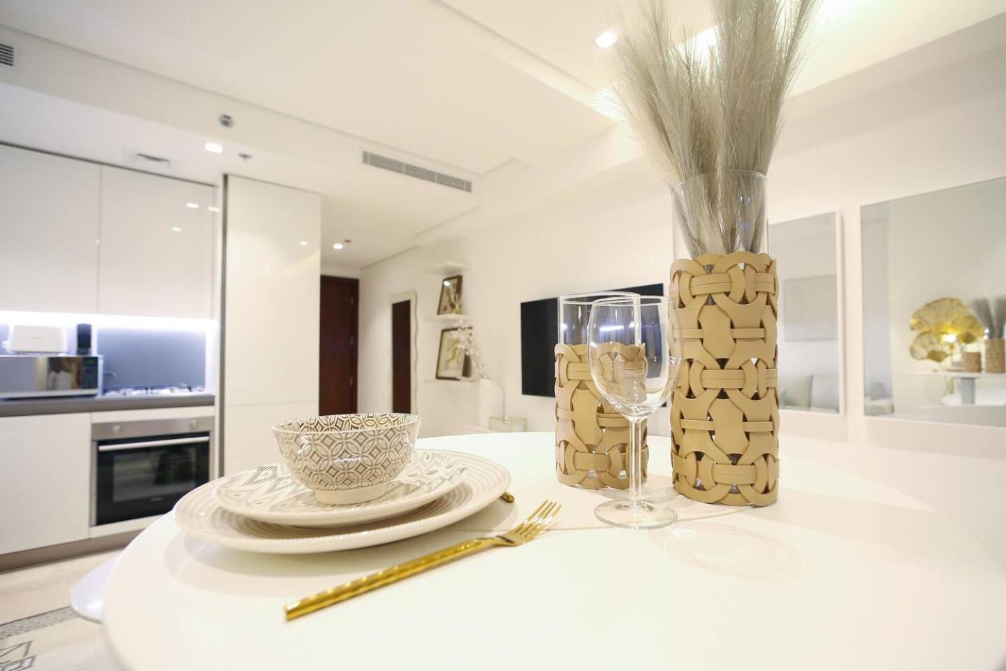 Glamorous Studio! Walk To Burj Khalifasleep 3! Appartement Dubaï