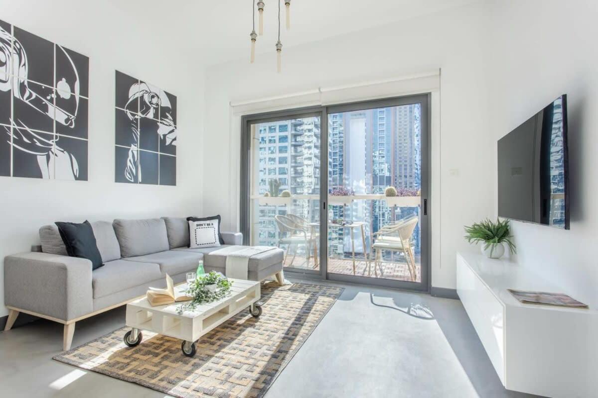 Frank Porter - Marina Views Tower B
