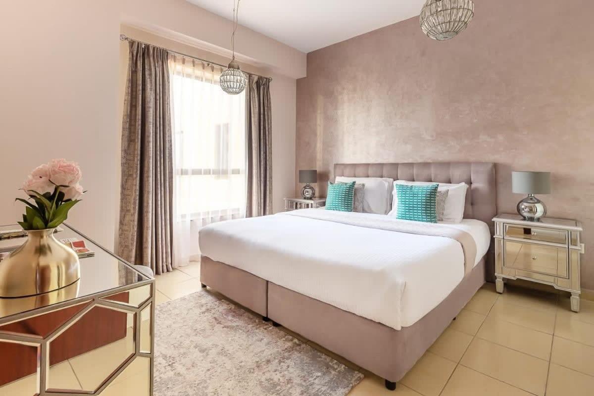 Frank Porter - Rimal 3 Apartment
