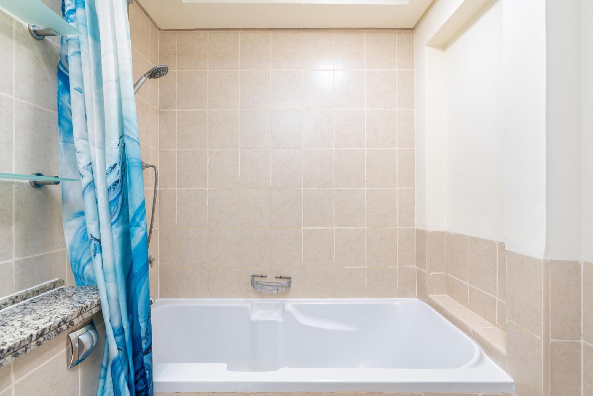 Appartement Lux I Tower I Lakes View Dubaï