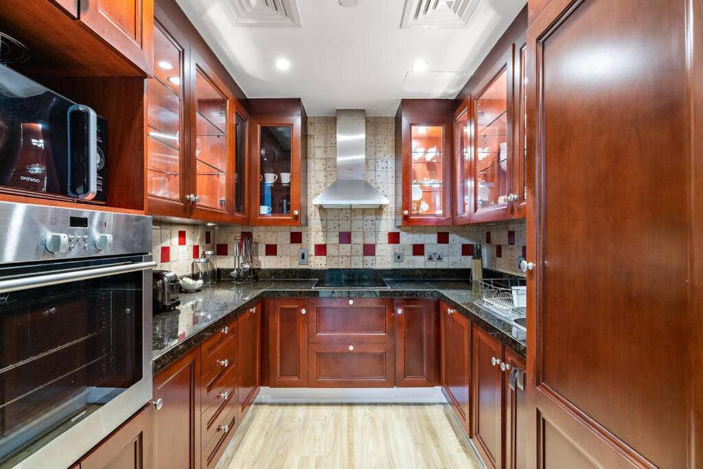 First Class Peaceful 1Br Pool Parking Near Burj Khalifa Apartament *
