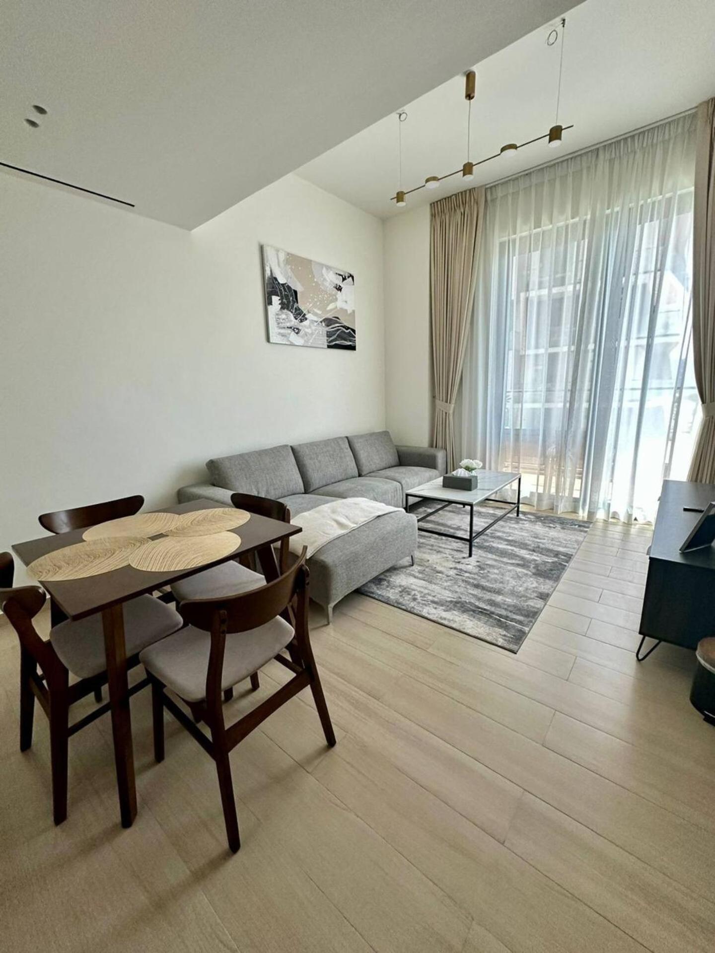 Fully Furnished Cozy 1bedroom With Balcony In Jvc Appartement *